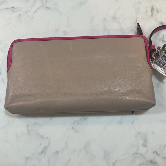 Coach Daisy Spectator Colorblock Zip Wallet Wristlet Tan Pink n Coral Leather - Picture 4 of 6